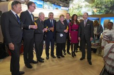 ITB Berlin 2017- Eröffnungsrundgang: Dominikanische Republik -Dr. Michael Frenzel, Präsident, Bundesverband der Deutschen Tourismuswirtschaft; Norbert Fiebig, Präsident, Deutscher ReiseVerband; S. E. Rafael Calventi Gavino, Botschafter der Dominikanischen Republik; Fausto Fernandez, Vize-Tourismusminister, Dominikanische Republik; Iris Gleicke, Parlamentarische Staatssekretärin beim Bundesminister für Wirtschaft und Energie; Michael Müller, Regierender Bürgermeister von Berlin; Petra Cruz, Direktorin für Europa im Ministerium für Tourismus, Dominikanische Republik; Dr. Christian Göke, Vorsitzender der Geschäftsführung, Messe Berlin GmbH (v.l.n.r.)