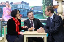 ITB Berlin 2017 - Eröffnungsrundgang: Slowenien - I.E. Marta Kosmarko, Botschafterin von Slowenien; Zoran Jankovic, Bürgermeister von Ljubljana; Michael Müller, Regierender Bürgermeister von Berlin (v.l.n.r.)