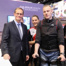 ITB Berlin 2017 - Eröffnungsrundgang: Berlin - Michael Müller, Regierender Bürgermeister von Berlin; Bettina Quentin, Physiotherapeutin, Vivantes; Marcel Böhm, Vivantes-Patient (v.l.n.r.)