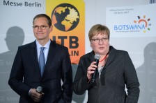 ITB Berlin 2017 - Eröffnungsrundgang: Pressestatement - Michael Müller, Regierender Bürgermeister von Berlin (l.); Iris Gleicke, Parlamentarische Staatssekretärin beim Bundesminister für Wirtschaft und Energie